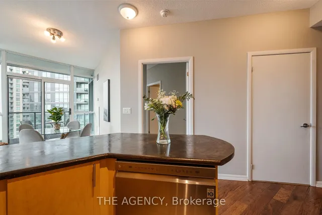 Additional image 11 of 231 Fort York Blvd Unit 2011