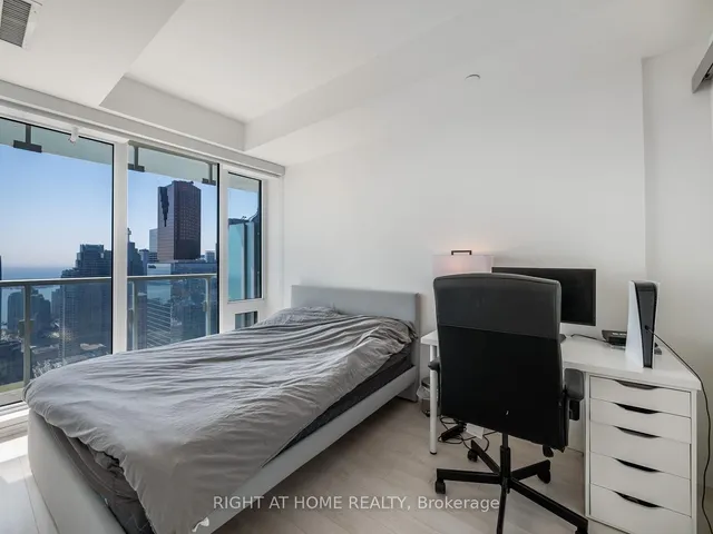 Additional image 19 of 197 Yonge St Unit 5607