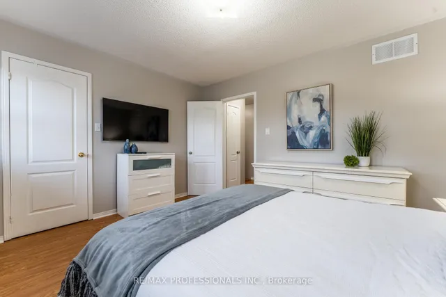 Additional image 22 of 96 Lake Louise Dr