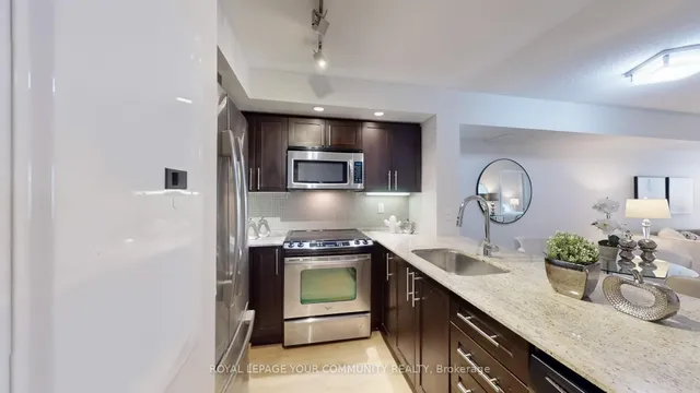 Additional image 11 of 75 East Liberty St Unit 612