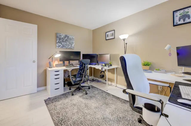 Additional image 12 of 192 Silver Aspen Cres