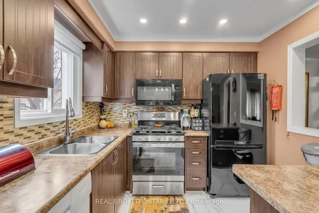 Additional image 35 of 85 Provincial Pl