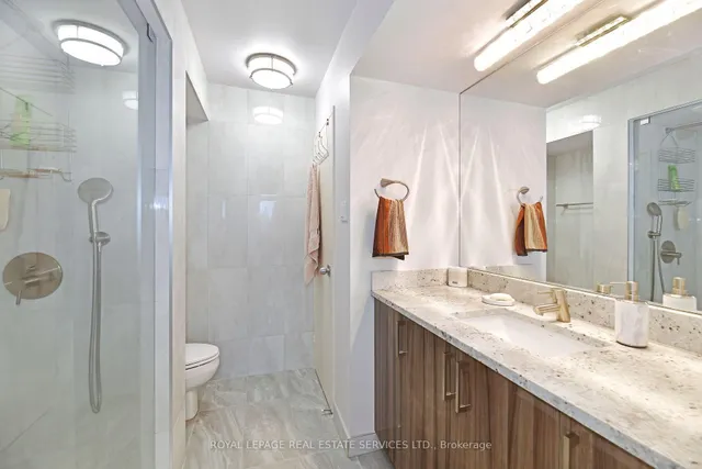 Additional image 11 of 110 Bloor St Unit 1703