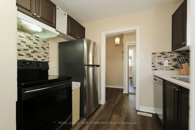 Additional image 10 of 23 Town House Cres