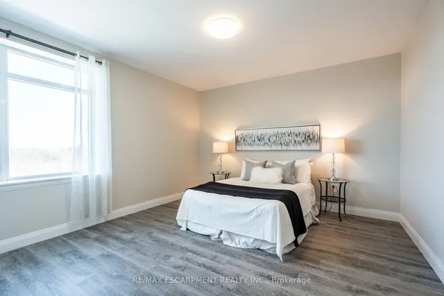 Additional image 11 of 1 Redfern Ave Unit 441