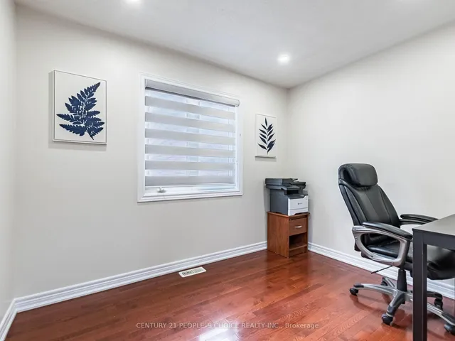 Additional image 37 of 74 Crystalview Cres