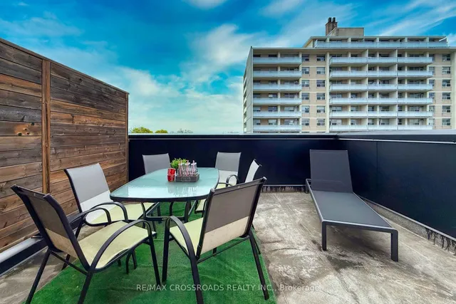 Additional image 42 of 536A Eglinton Ave