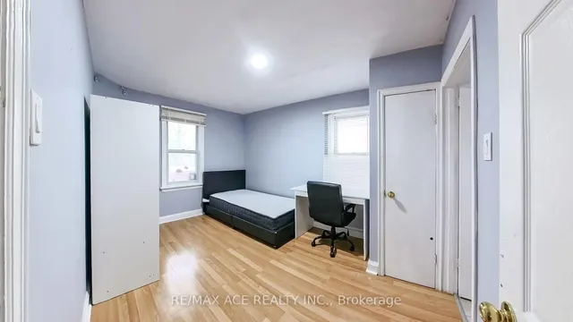 Additional image 8 of 114 Royal Ave