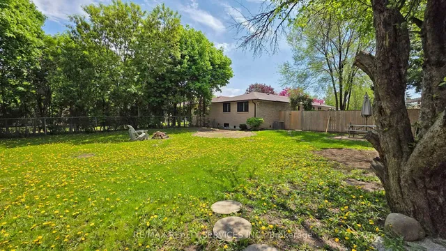 Additional image 34 of 55 Greenwood Cres