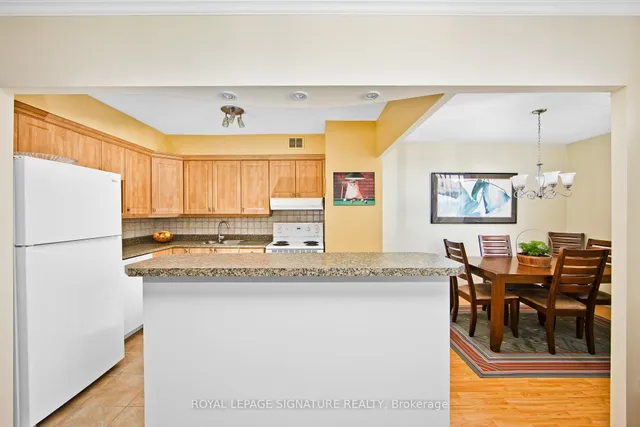 Additional image 8 of 35 Ormskirk Ave Unit 908