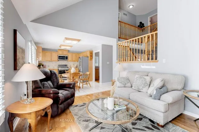 Additional image 18 of 137 Claudette Gate