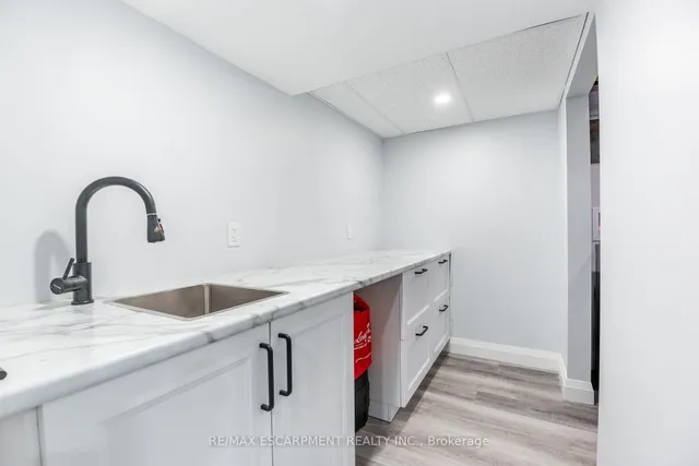 Additional image 34 of 1101 Highland St