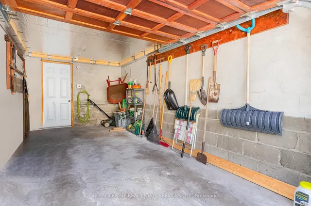 Additional image 23 of 21 Winston Grve