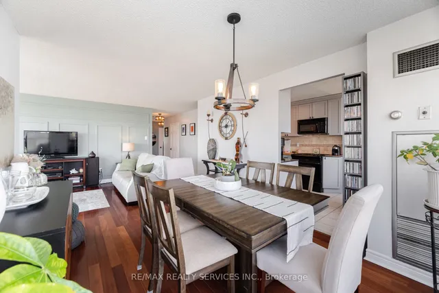 Additional image 17 of 12 Laurelcrest St Unit 1213