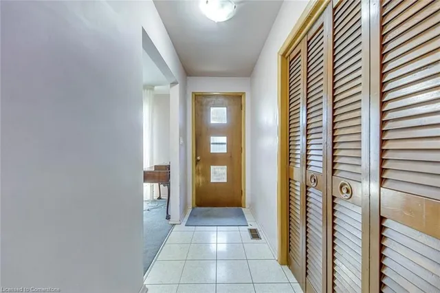 Additional image 11 of 1515 Burloak Dr