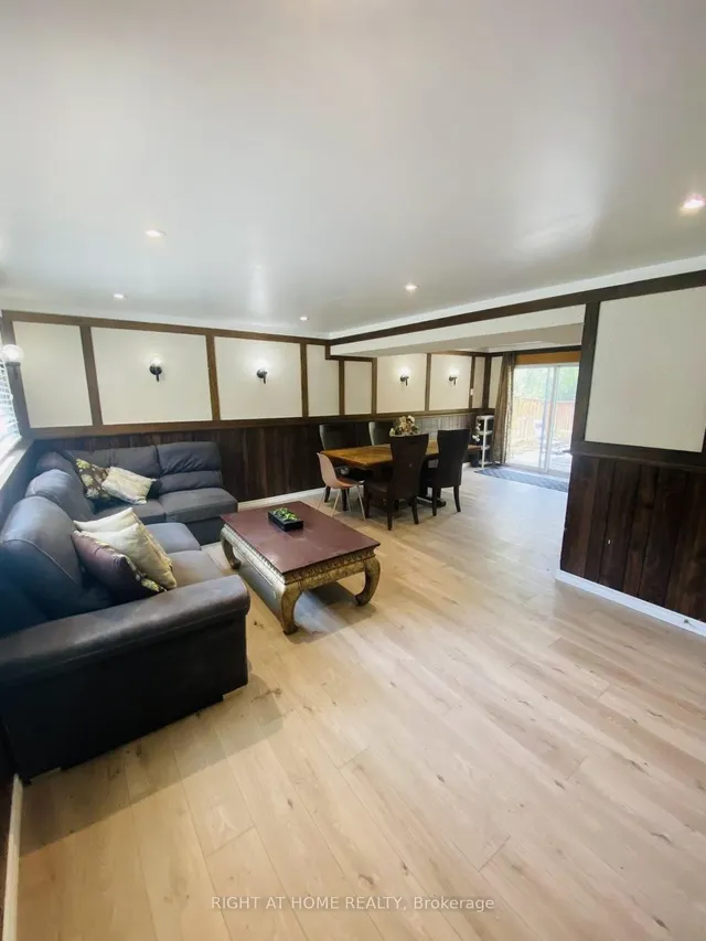 Additional image 35 of 72 Underhill Cres