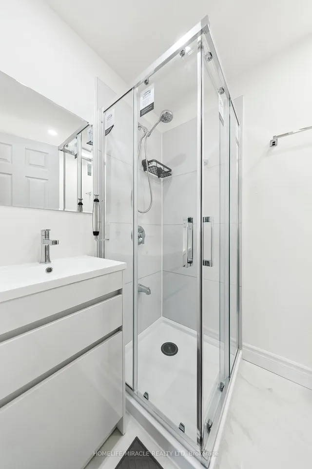 Additional image 32 of 1612 Wavell Cres