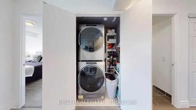 Additional image 29 of 125 Village Green Sq Unit 1606