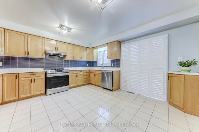 Additional image 13 of 17 Plumrose Blvd