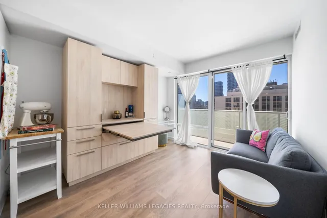 Additional image 18 of 501 Yonge St Unit 1211