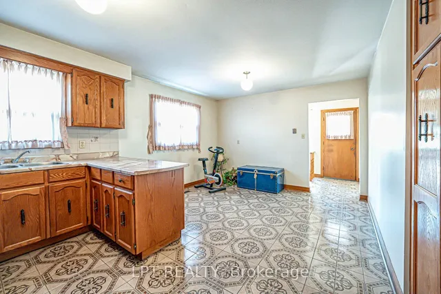 Additional image 20 of 71 Arthur Griffith Dr