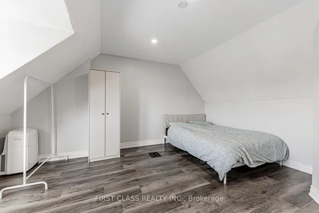 Additional image 21 of 1113 Dufferin St