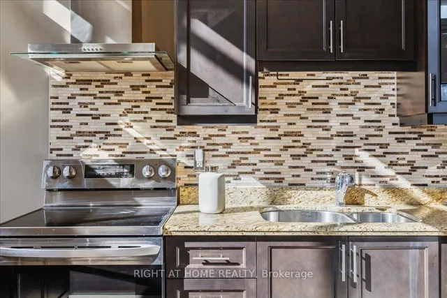 Additional image 15 of 80 King William St Unit 402