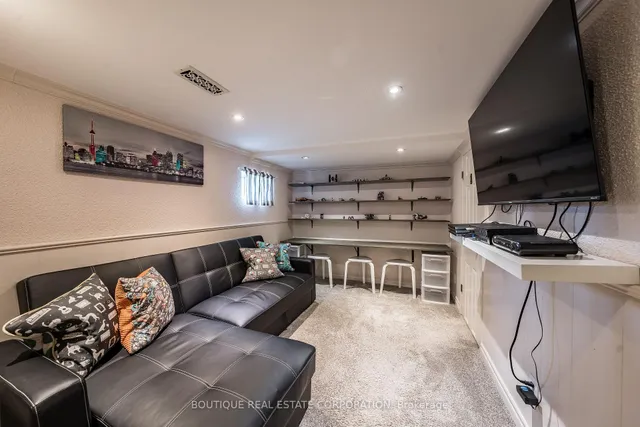 Additional image 28 of 36 Frances Ave