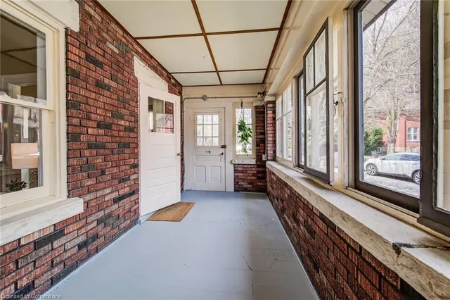 Additional image 7 of 7 Dekay St