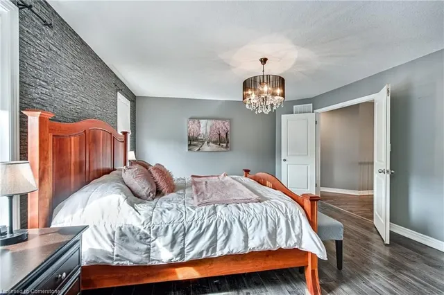 Additional image 17 of 27 Surrey Dr