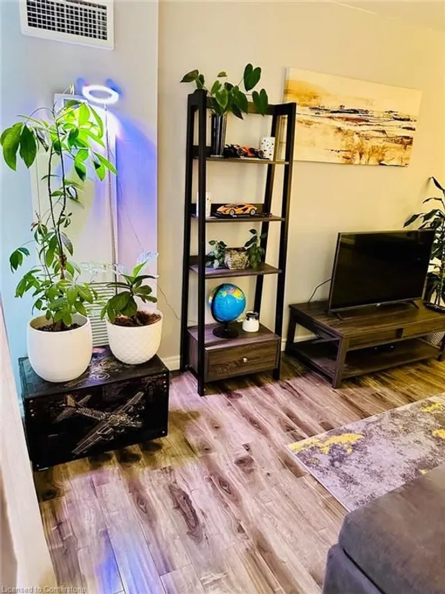 Additional image 9 of 1425 Ghent Ave