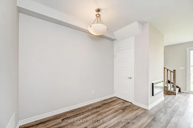 Additional image 7 of 104 Forestwalk St