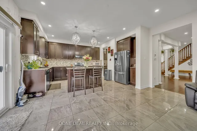 Additional image 17 of 10 Lola Cres