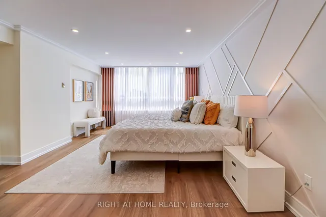 Additional image 31 of 130 Carlton St Unit 1207