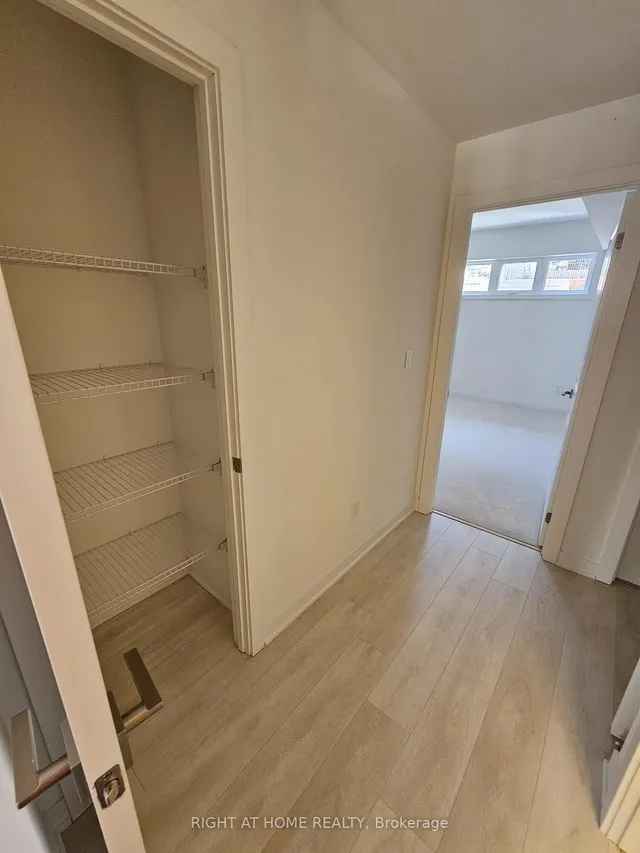 Additional image 8 of 4017 Hickory Dr Unit 5