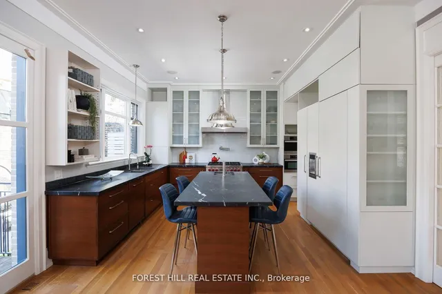 Additional image 8 of 102 Chaplin Cres