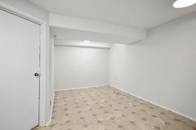 Additional image 39 of 1556 Lancaster Dr Unit 71