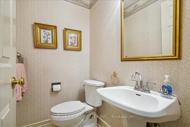 Additional image 21 of 711 Esprit Cres