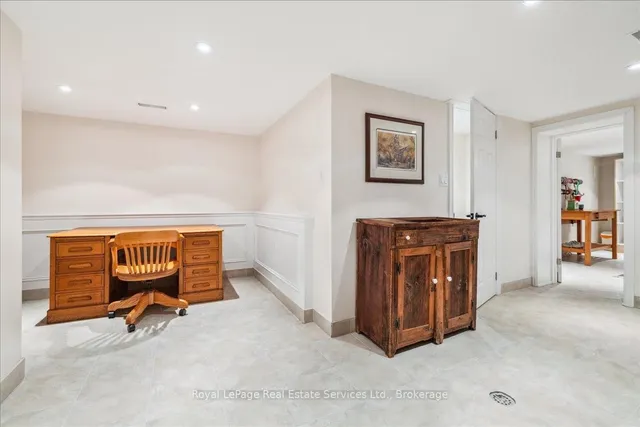 Additional image 36 of 246 Albion Ave