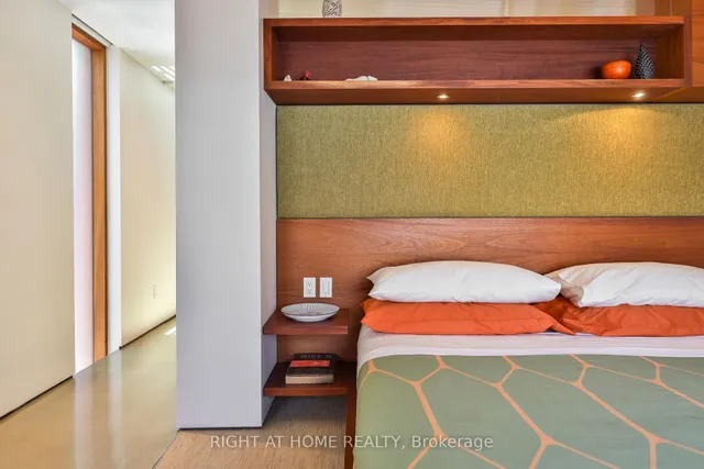 Additional image 21 of 694 Richmond St