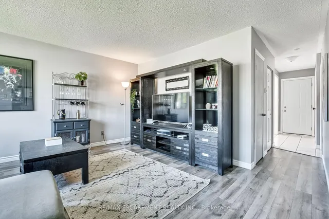 Additional image 3 of 2700 Barton St Unit 2