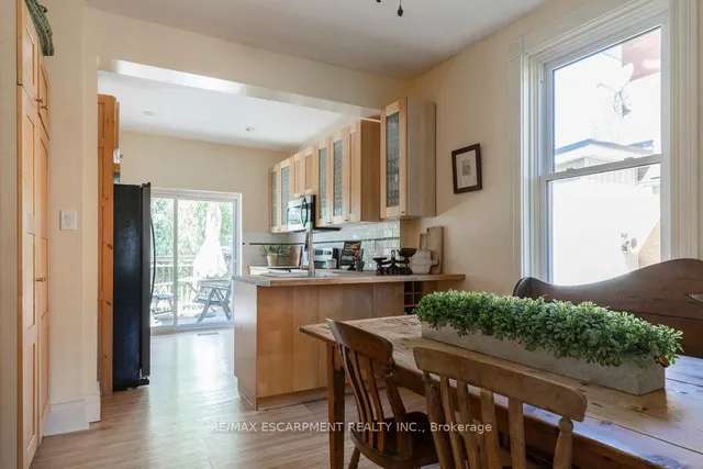 Additional image 18 of 24 Hyde Park Ave