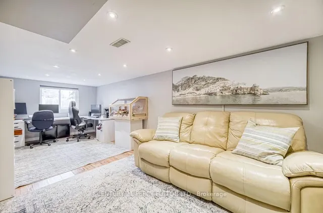 Additional image 25 of 34 Preston St