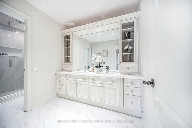 Additional image 32 of 41 Avalanche Cres