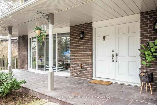 Additional image 3 of 1276 HILLVIEW Cres