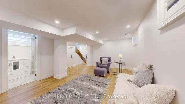 Additional image 24 of 98 Poyntz Ave