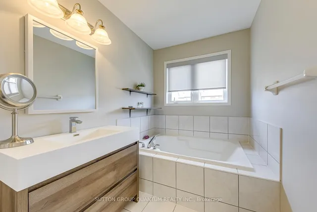 Additional image 41 of 215 ROXTON Rd