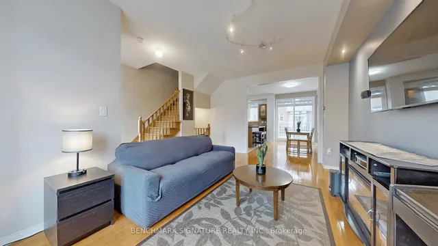 Additional image 10 of 73 Stagecoach Circ