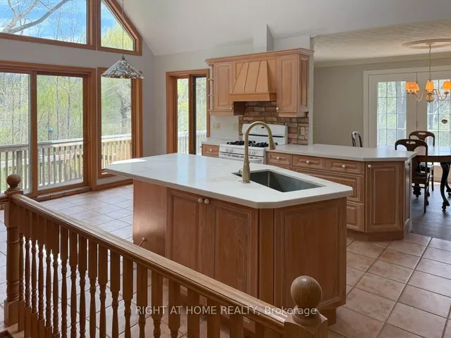 Additional image 9 of 144 Wellington St