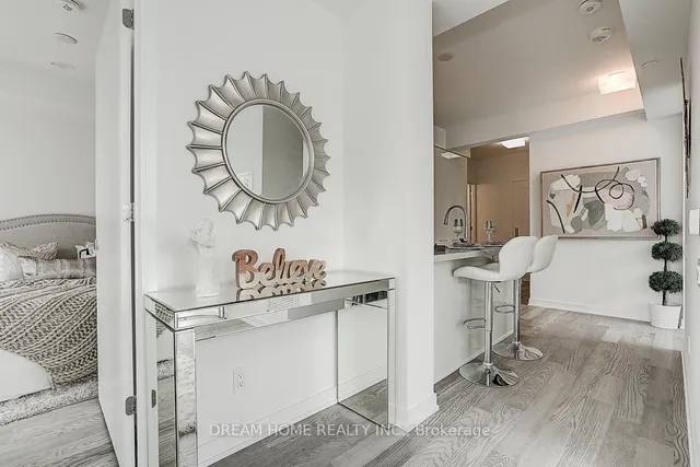 Additional image 22 of 3 Gloucester St Unit 1809